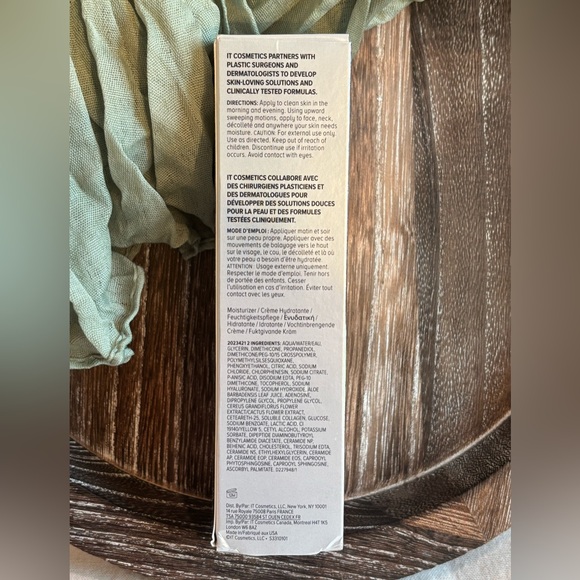 IT Cosmetics CONFIDENCE IN A GEL LOTION MOISTURIZER • IT Cosmetics Skincare - Picture 2 of 5